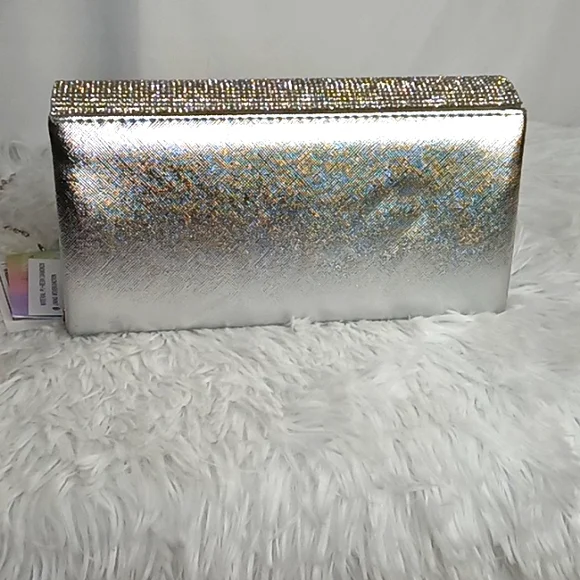 Bee Embellished Clutch Bag 🐝 - Picture 13 of 17